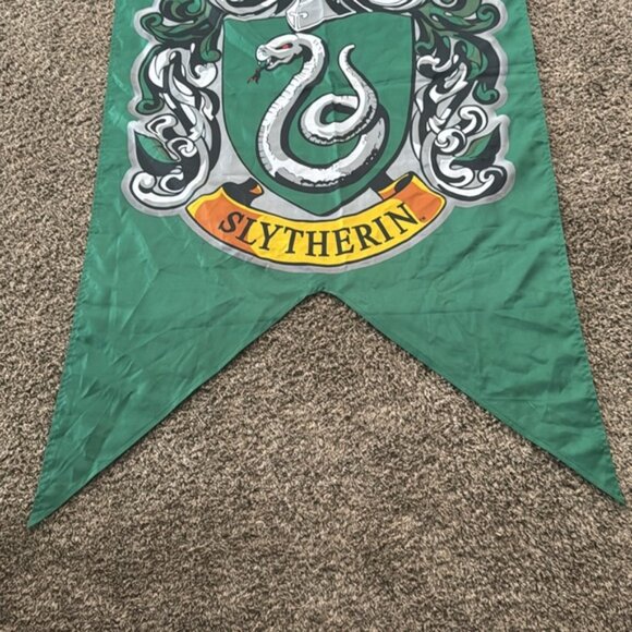Harry Potter 50 x 30 Slytherin House Green With Crest Flag Banner - Picture 3 of 7